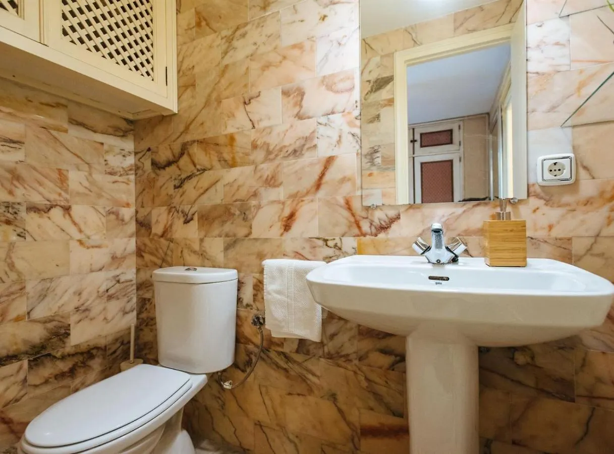 Pajaritos Suite Apartment - Private Parking Included Seville