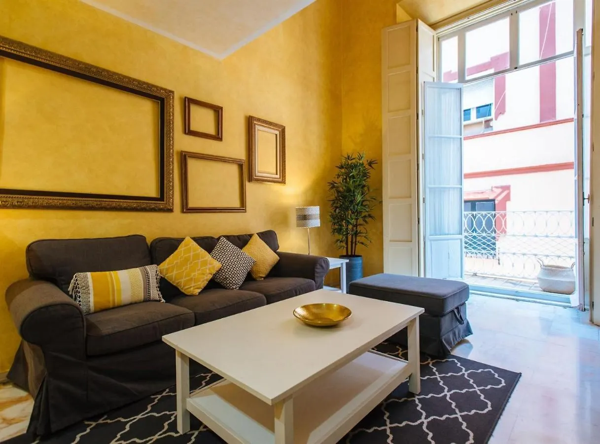 Pajaritos Suite Apartment - Private Parking Included Seville